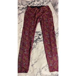 Ododos size L maroon camo leggings